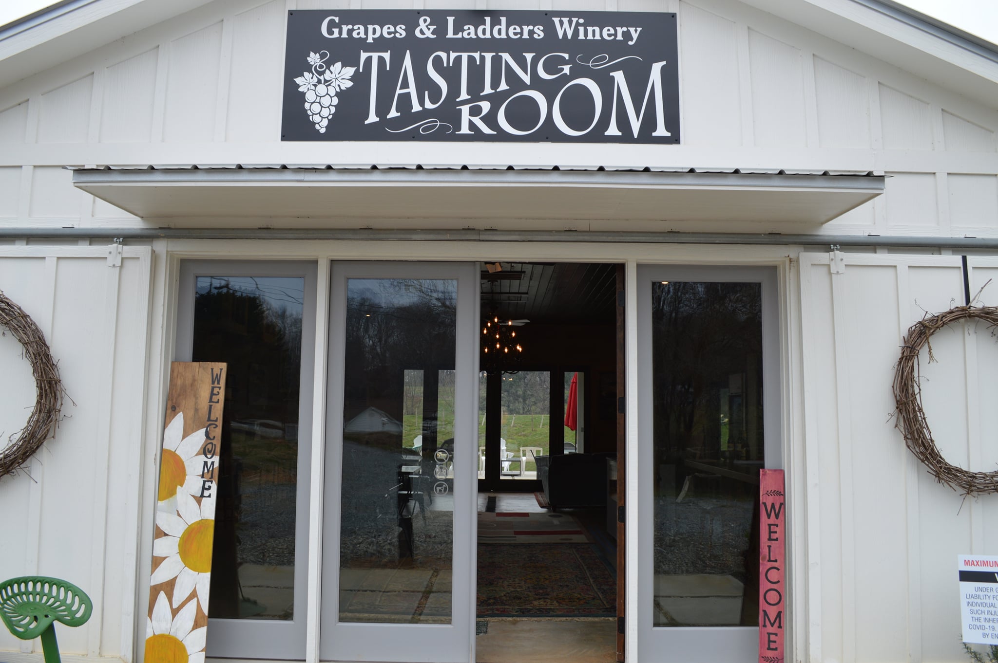 Grapes & Ladders Vineyards Searcy Bend Tours